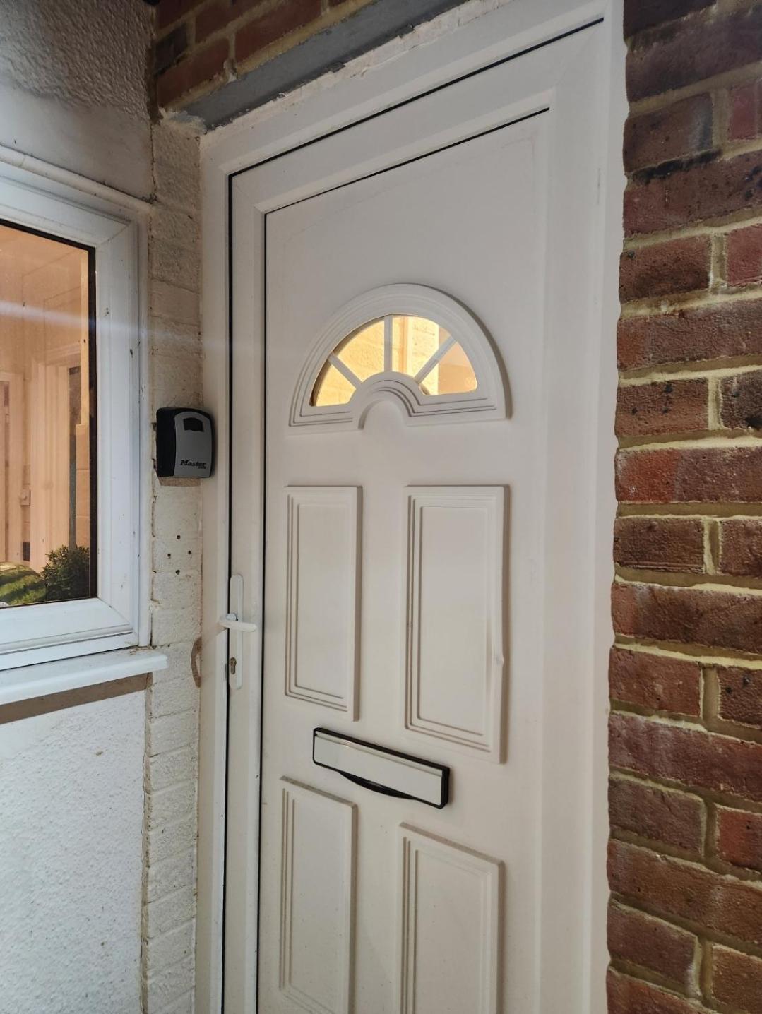 Ensuite Studio Flat Crawley-Gatwick Ifield Exterior photo